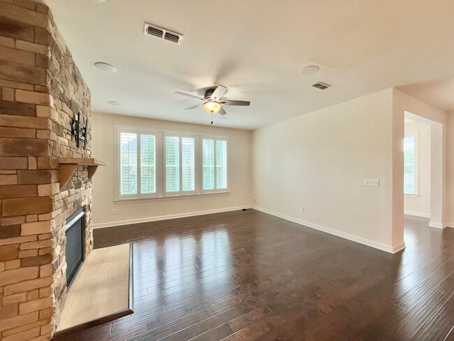 Building Photo - Beautiful 4BD, 3BA House with Bonus Family Room, Large Fenced Backyard, and Finished 2-Car Garage...