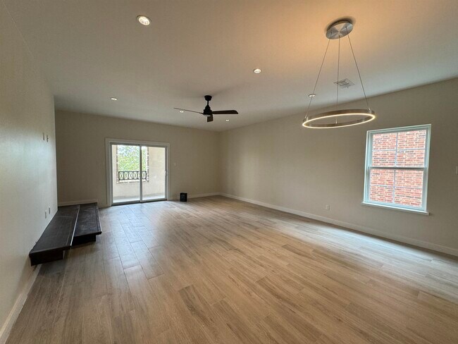 Building Photo - 210 Veracruz Dr