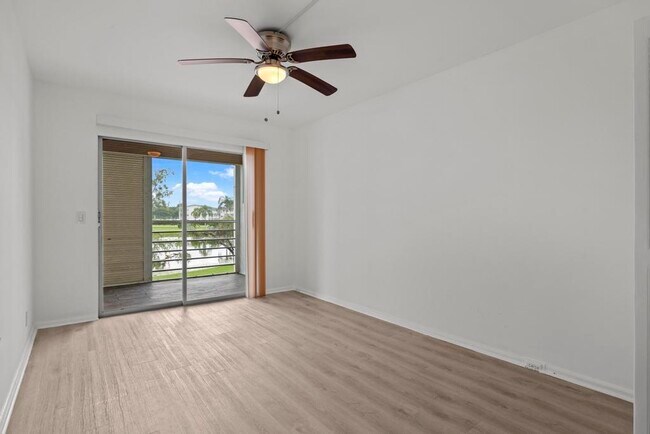 Building Photo - 2044 Hythe A