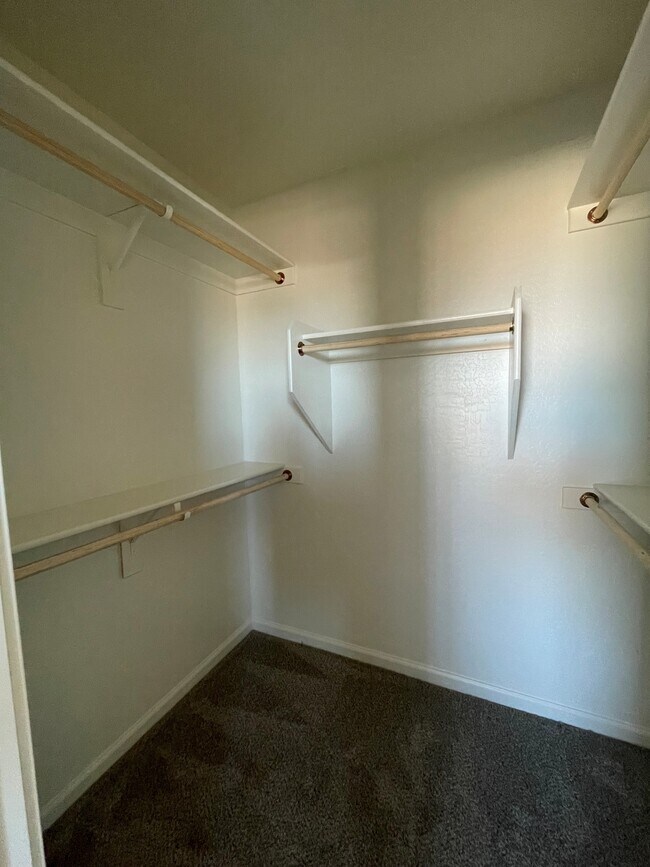 Building Photo - 1118 Helsing Rd