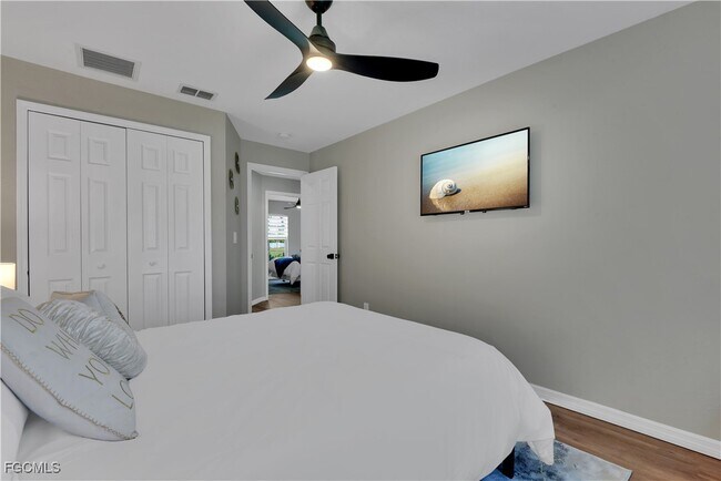 Building Photo - 2004 SW 30th St