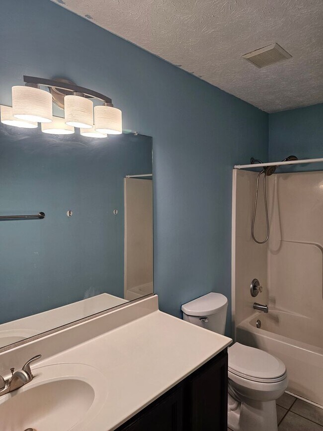 Building Photo - 5679 Hickory Fork Rd