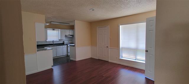 Building Photo - 2413 Royal Dr