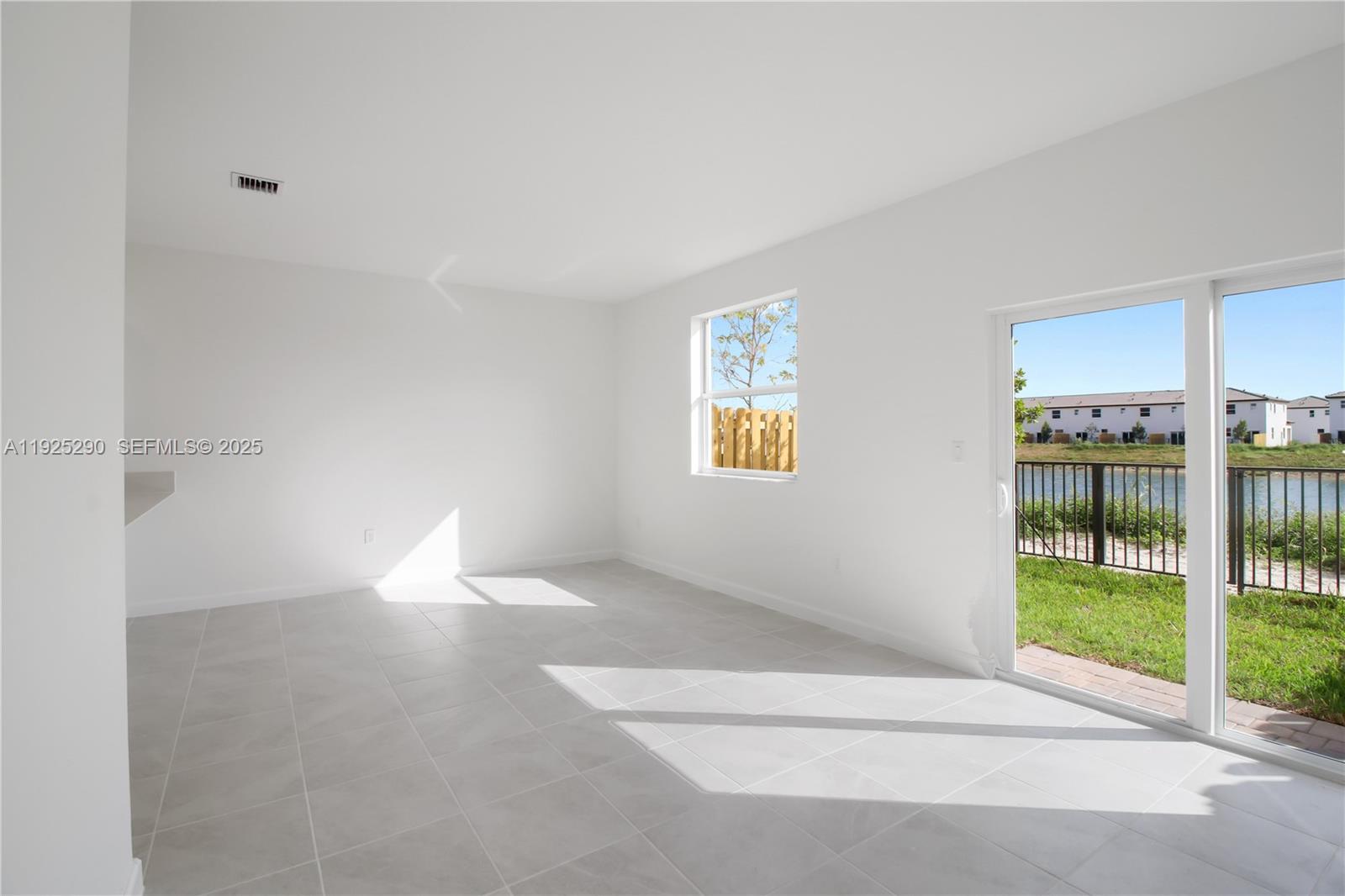 Building Photo - 2747 SE 25th Ave