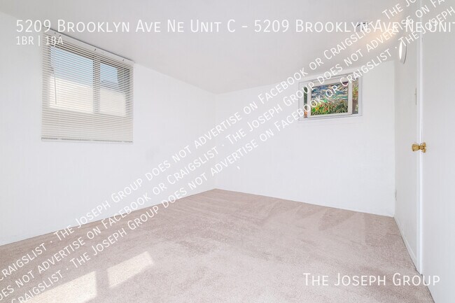 Building Photo - 5209 Brooklyn Ave NE