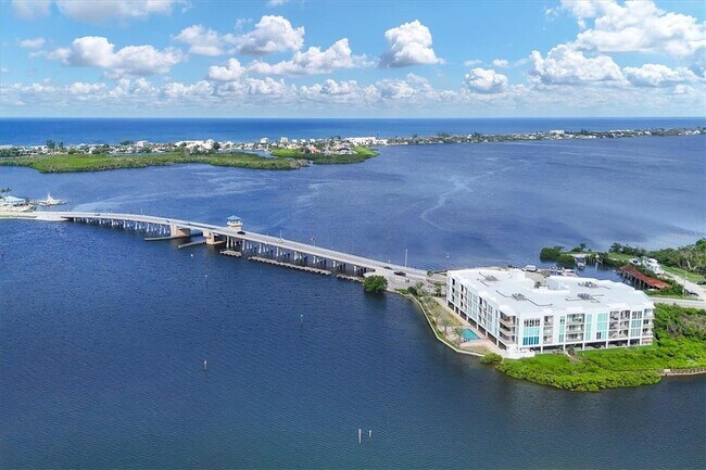 Building Photo - 1375 Beach Rd