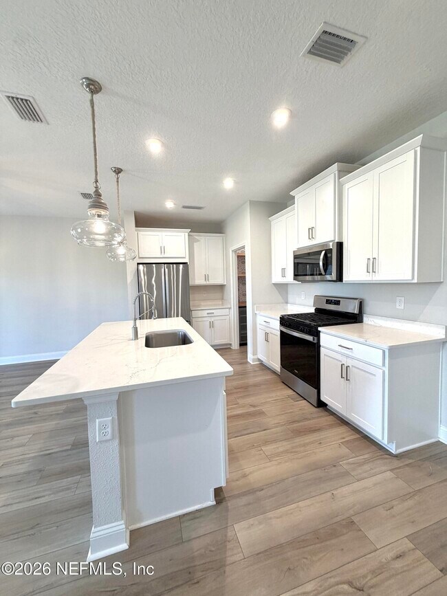 Building Photo - 12959 Holsinger Blvd