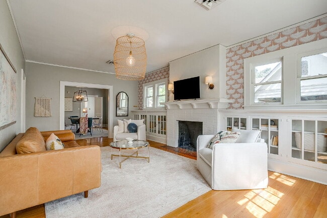 Building Photo - Beautifully Updated 3 Bedroom Home in the Heart of TCU