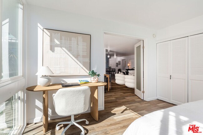 Building Photo - 9950 Durant Dr