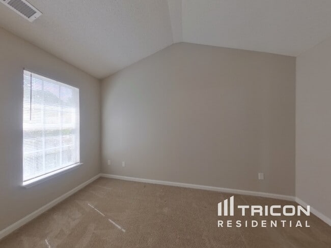 Building Photo - 13113 Woodland Farm Dr