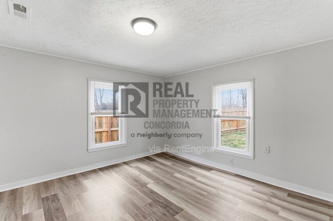 Building Photo - 6548 Old Clarksville Pike