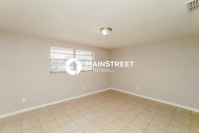 Building Photo - 2 Bedroom Pet-Friendly Home in Port Richey...