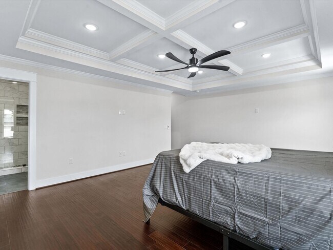 Building Photo - Modern Luxury Meets Everyday Comfort in Th...