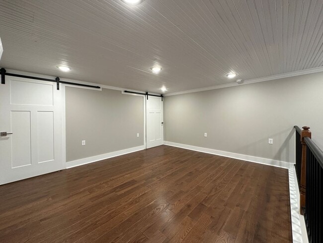 Building Photo - Historic Apartments on Main Street