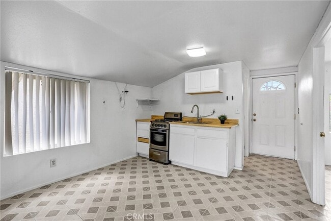 Building Photo - 3515 S Forecastle Ave