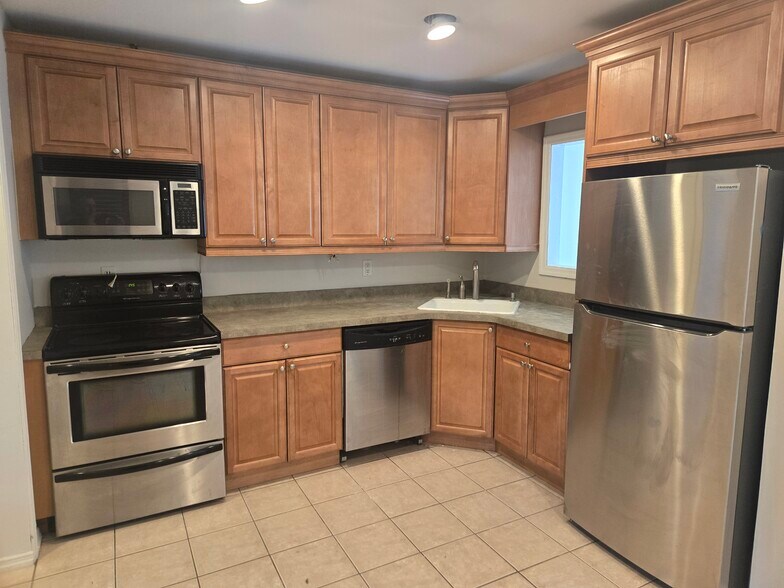 Building Photo - 68 Scarlett Dr