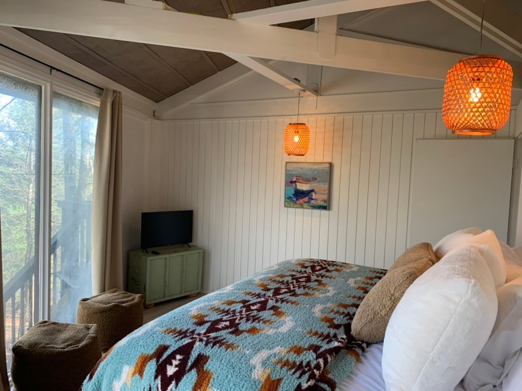 Guest bedroom - 149 Treetop Knl Dr