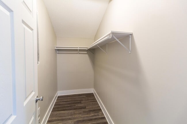 Building Photo - 207 Central Dr