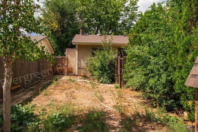 Building Photo - 1228 Southridge Dr