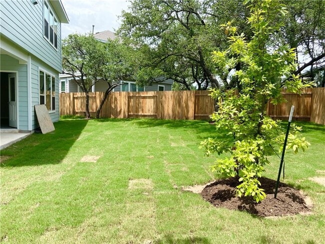 Building Photo - 2216 Limestone Lake Dr