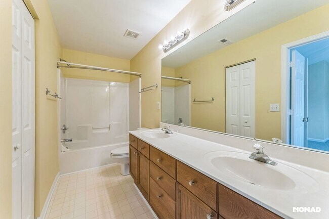 Building Photo - Charming 2BR House in Charlotte