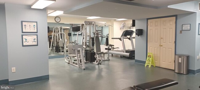 Building Photo - 3705 S George Mason Dr