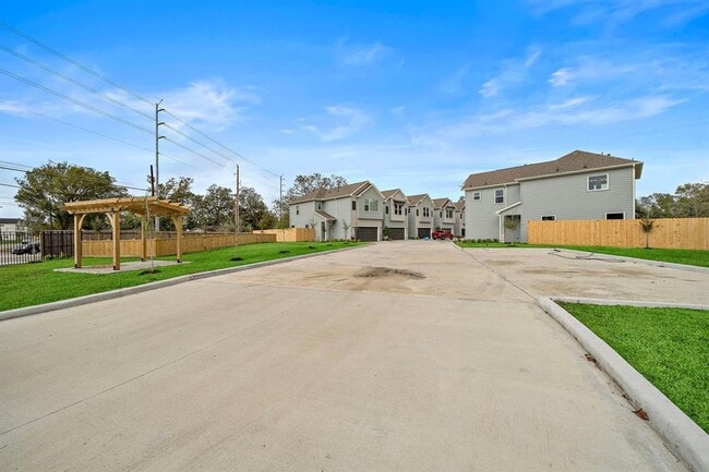Building Photo - 8119 Esther Acres Ln