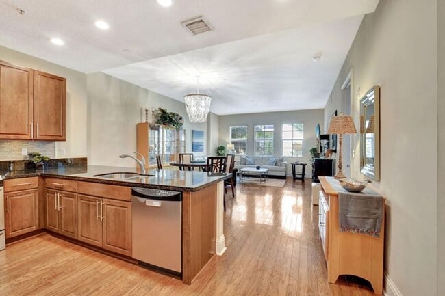 Building Photo - 3120 E Latitude Cir