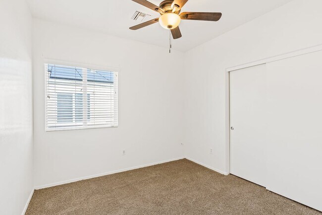 Building Photo - 7060 S Red Maids Dr