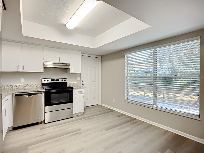 Building Photo - 632 Ephrata Dr