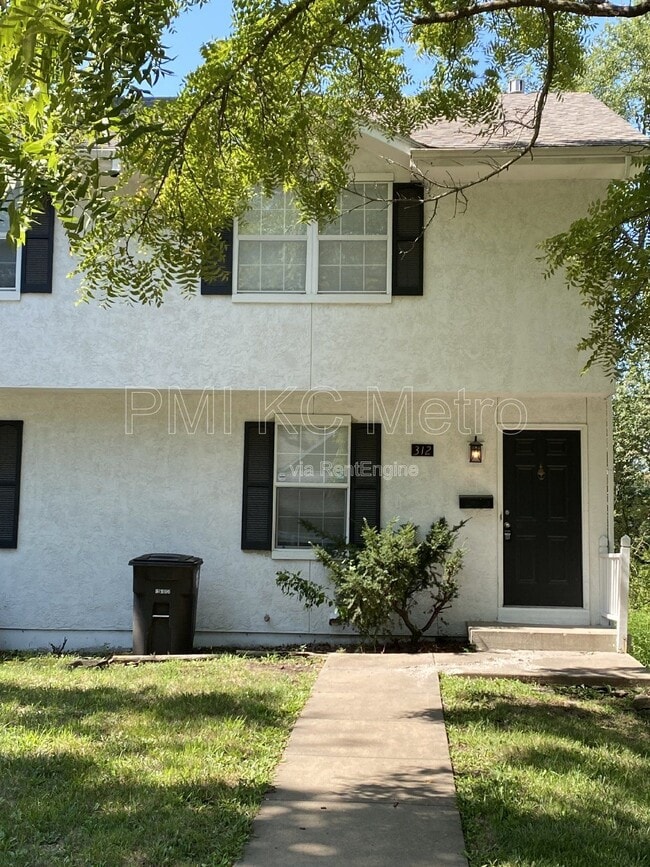 Building Photo - 312 3rd St