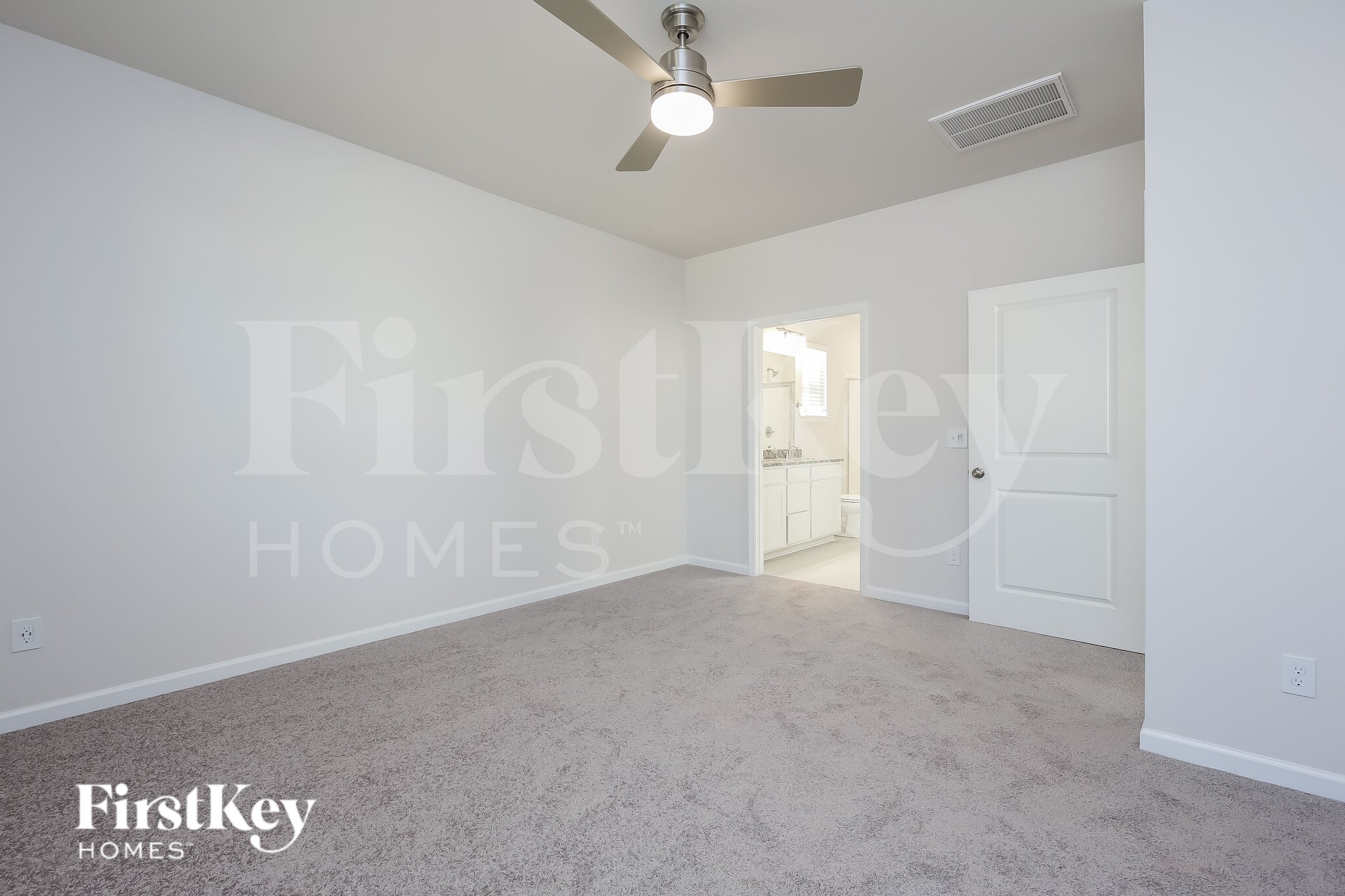 Building Photo - 534 Hillpark Ln