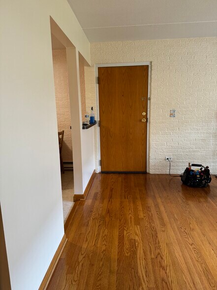 Building Photo - 9907 W 58th St