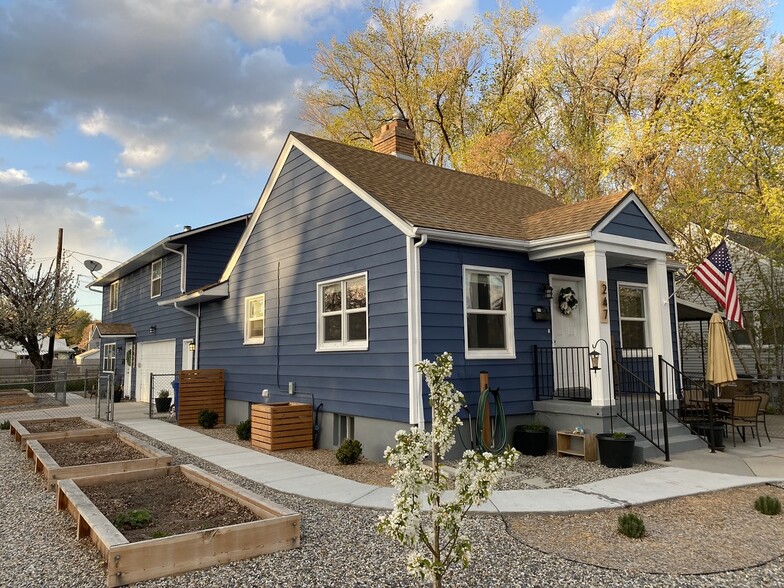 Building Photo - 247 E Garfield Ave