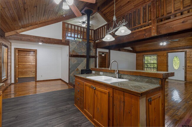 Building Photo - 18737 Saddleback Ln