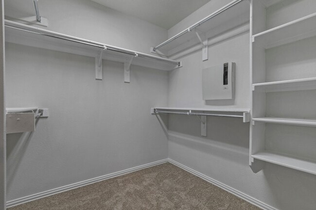 Building Photo - 440 Bentson Dr