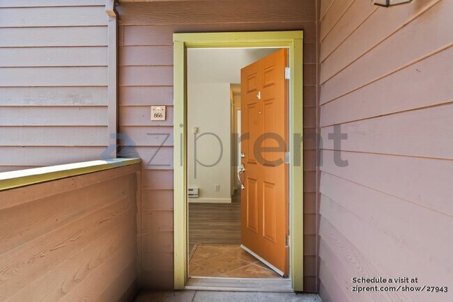 Building Photo - 866 Catkin Ct