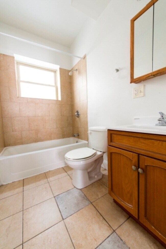 Building Photo - 7241-49 S Phillips Ave Chicago, IL 60649