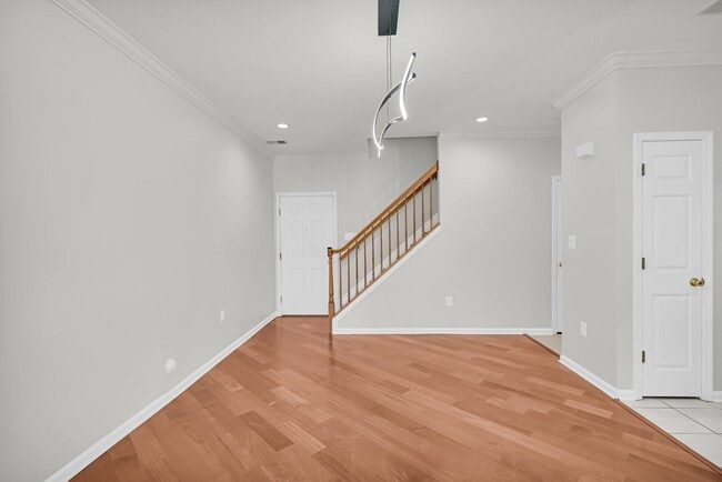 Building Photo - 104 Pebble Brook Dr