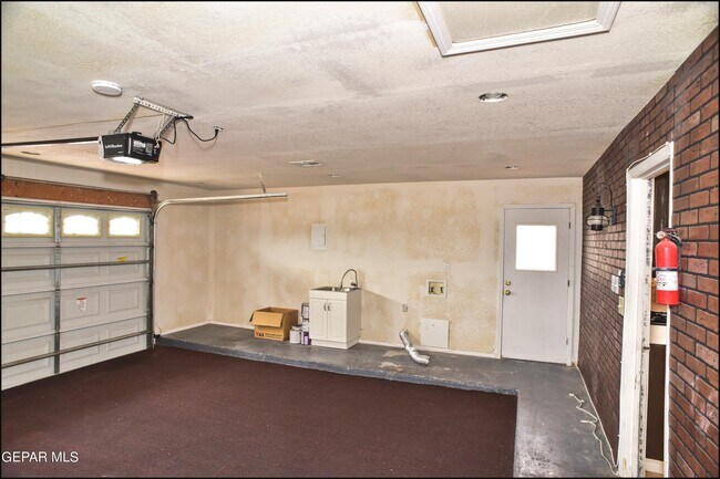 Building Photo - 10824 Pico Norte Rd