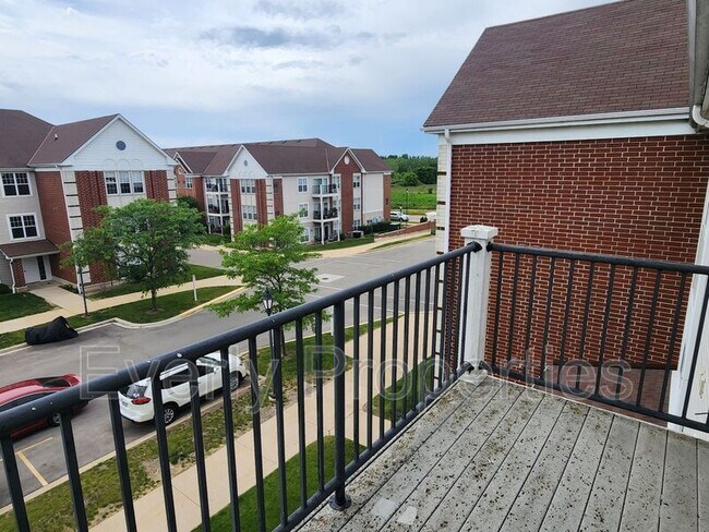 Building Photo - 6935 70th Ct