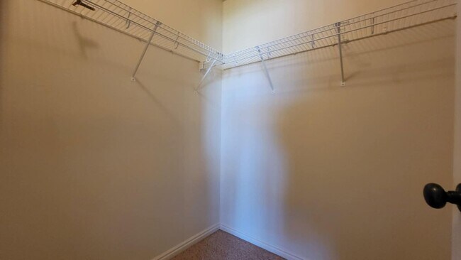 Building Photo - Gorgeous Eagle Mountain Condo!