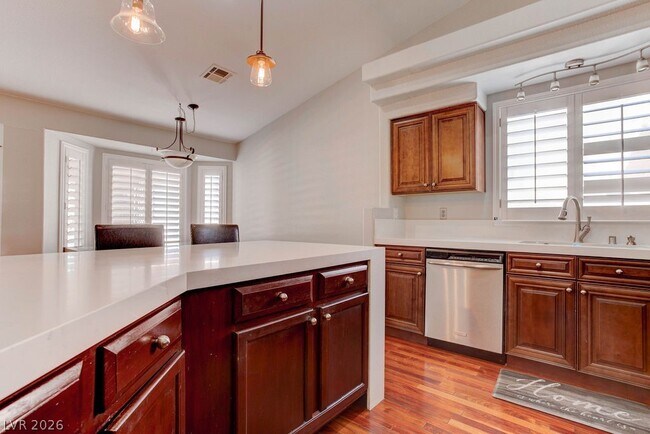 Building Photo - 5729 Janell Dr