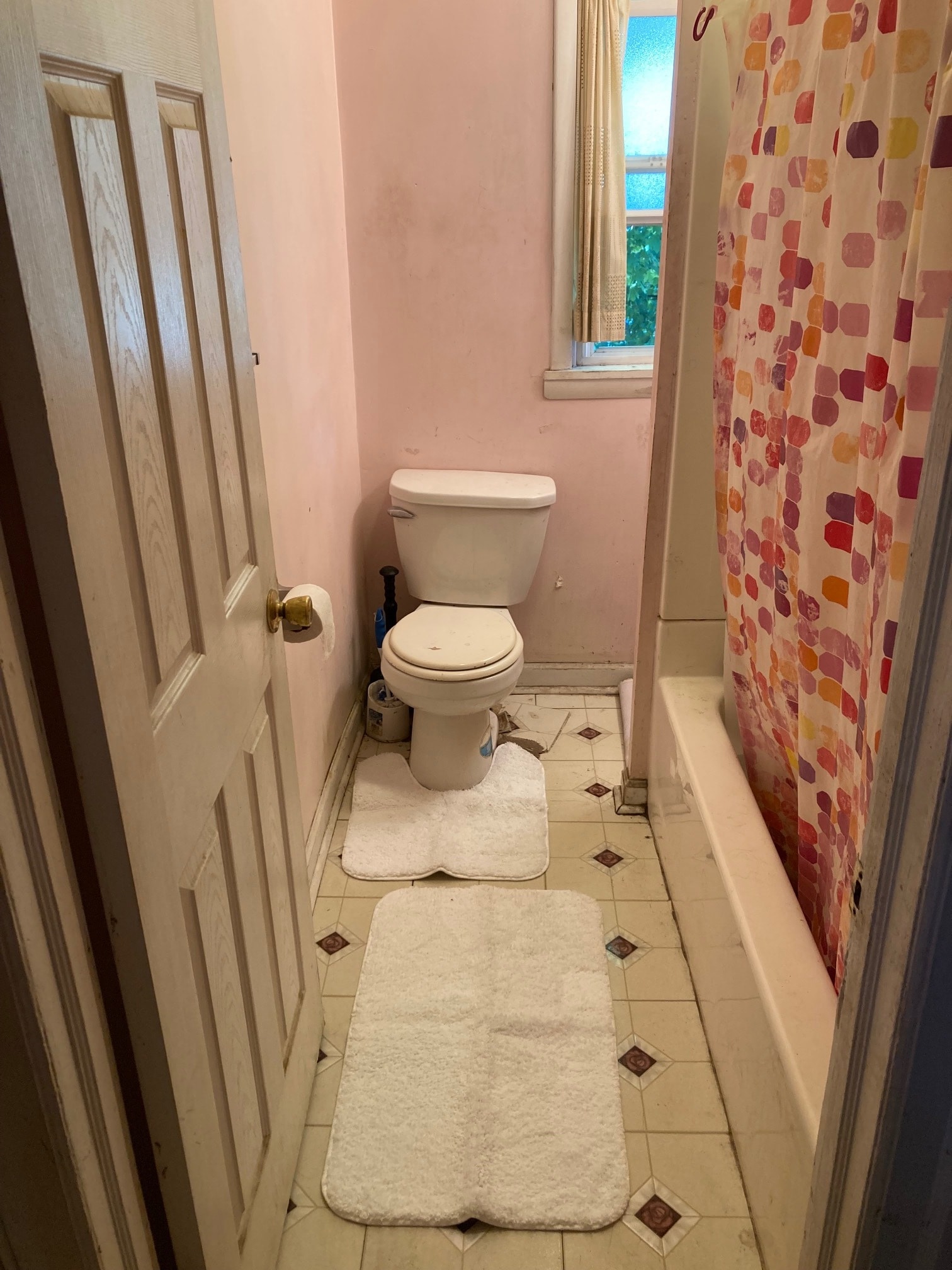 Shared Bathroom - 209 Park Ter
