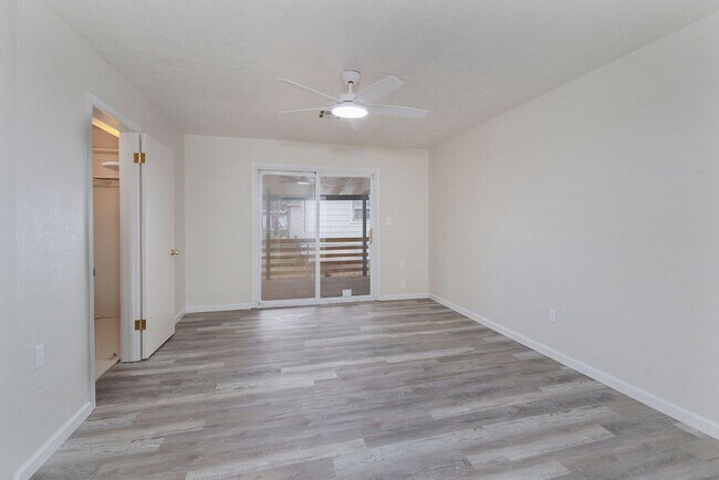 Building Photo - 1809 NW Lincoln Ave