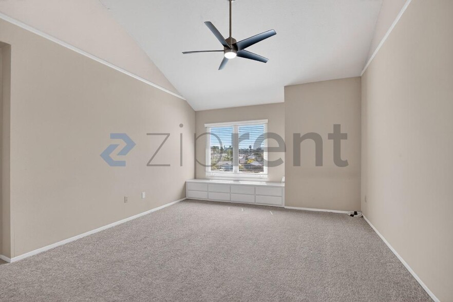 Building Photo - 1665 Hawk Ridge Pl