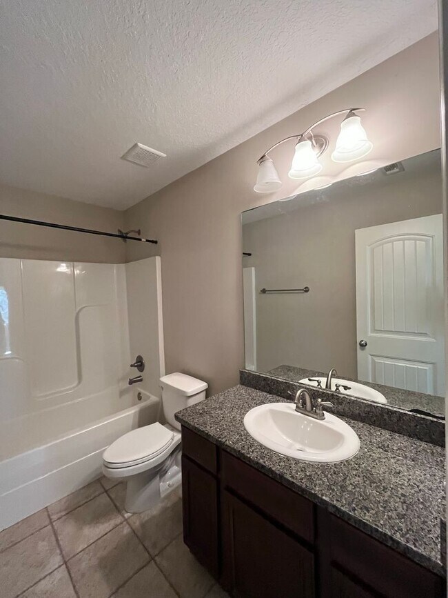 Building Photo - Fall in Love with Where You Live. Located in North Columbus