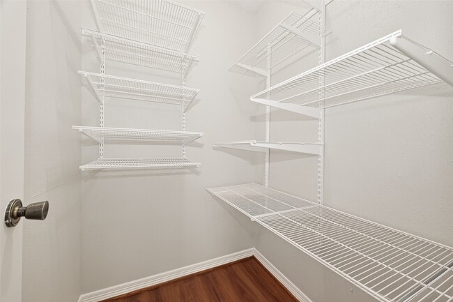 Building Photo - 19531 Woodglen Dr