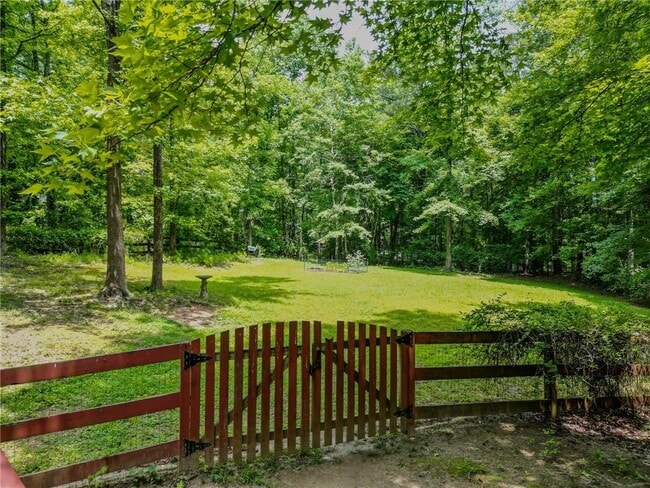 Building Photo - 3441 Rocky Springs Ct NE