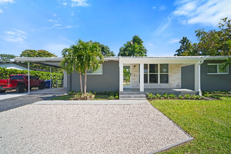 Building Photo - 13721 N Miami Ave